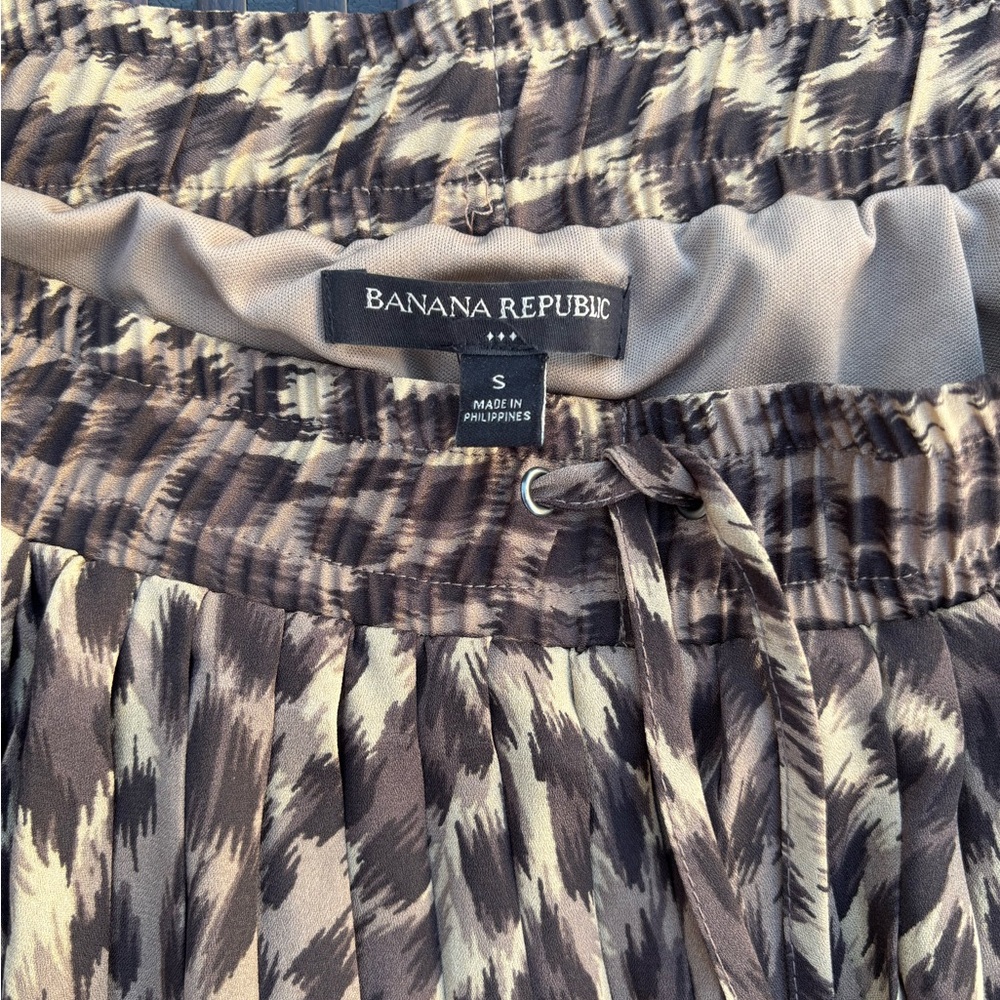 Banana Republic Leopard Print Pleated Midi Skirt - Picture 6 of 7